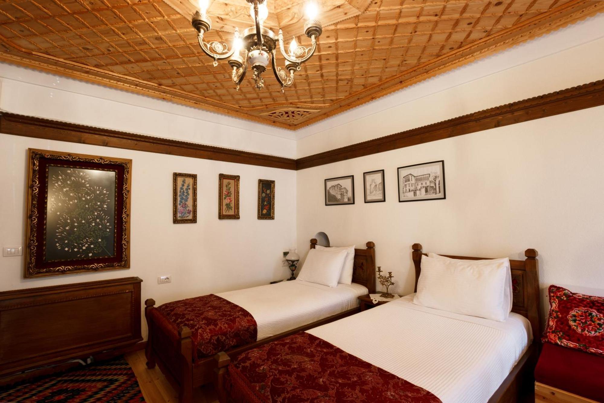 Boutique Hotel Musee Gjirokaster Bagian luar foto