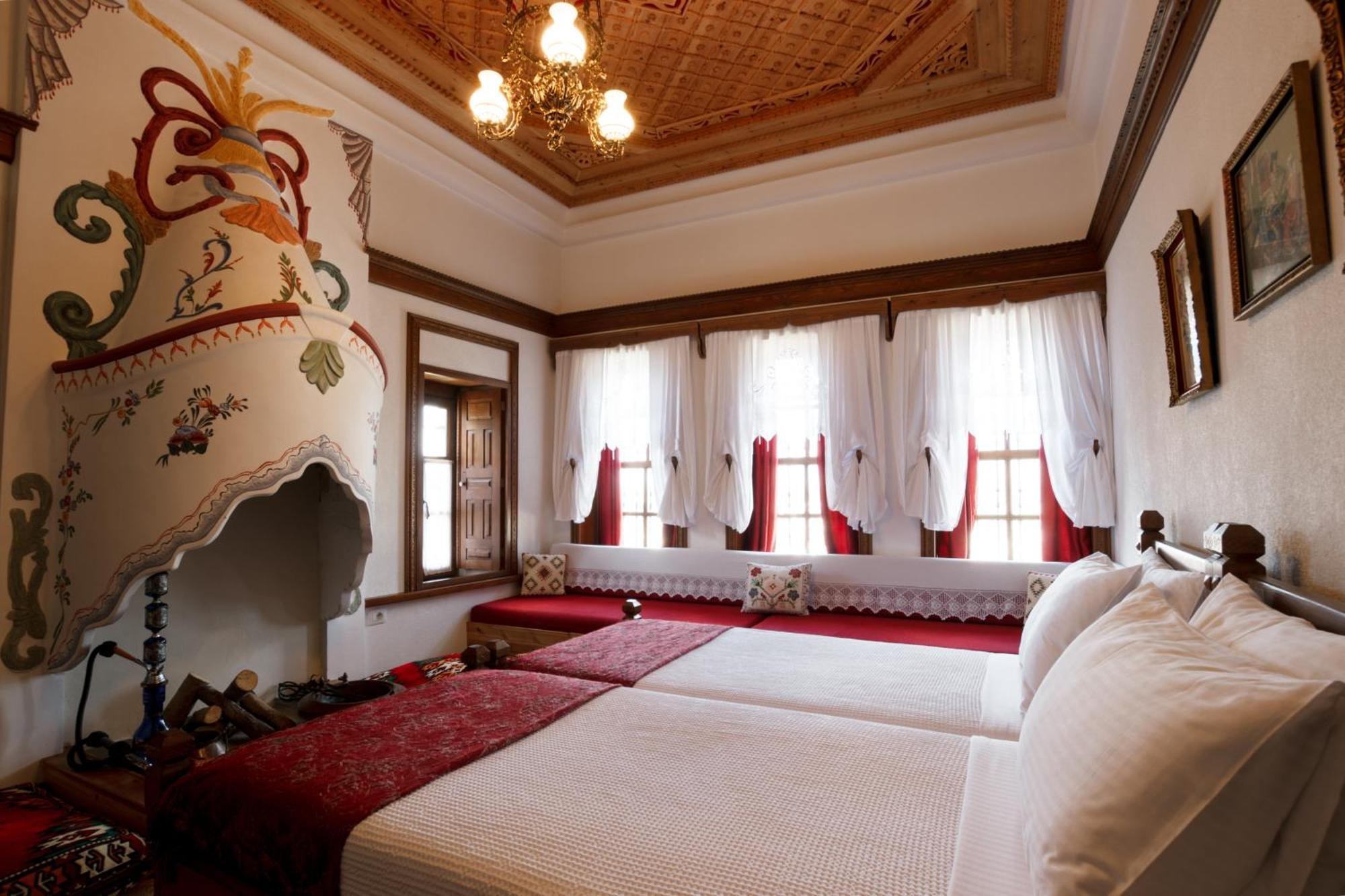 Boutique Hotel Musee Gjirokaster Bagian luar foto