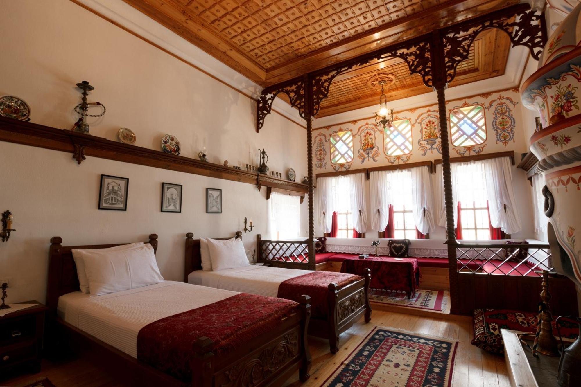 Boutique Hotel Musee Gjirokaster Bagian luar foto