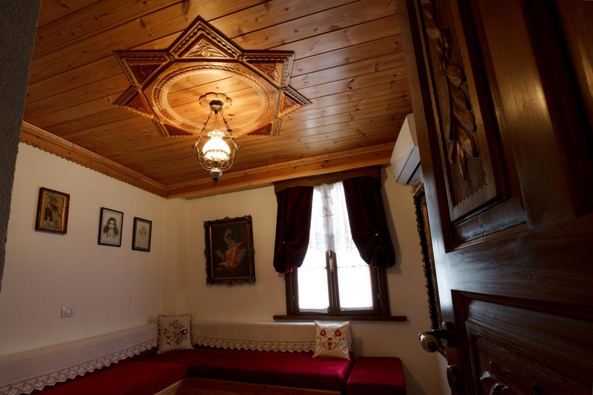 Boutique Hotel Musee Gjirokaster Bagian luar foto