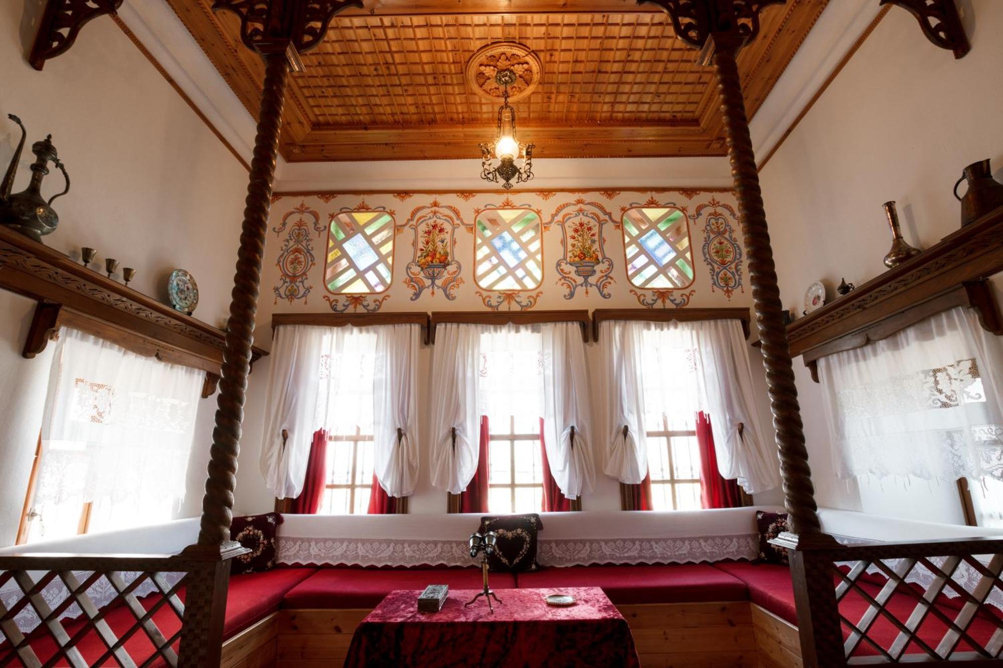 Boutique Hotel Musee Gjirokaster Bagian luar foto