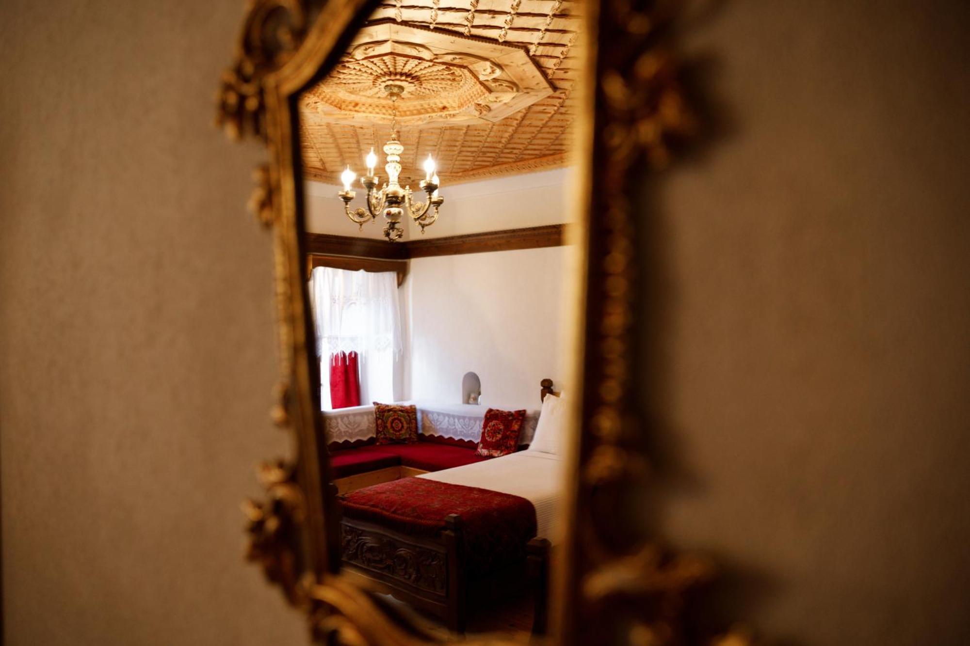 Boutique Hotel Musee Gjirokaster Bagian luar foto