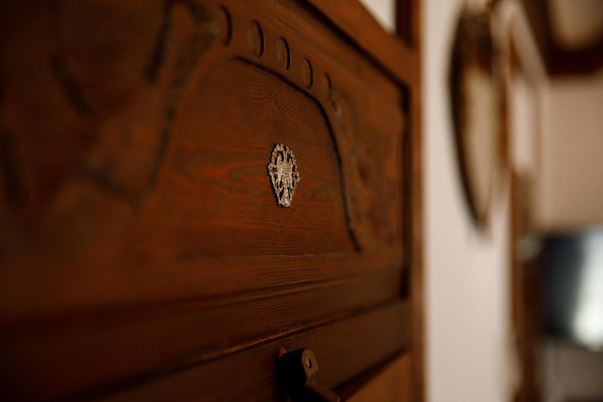 Boutique Hotel Musee Gjirokaster Bagian luar foto