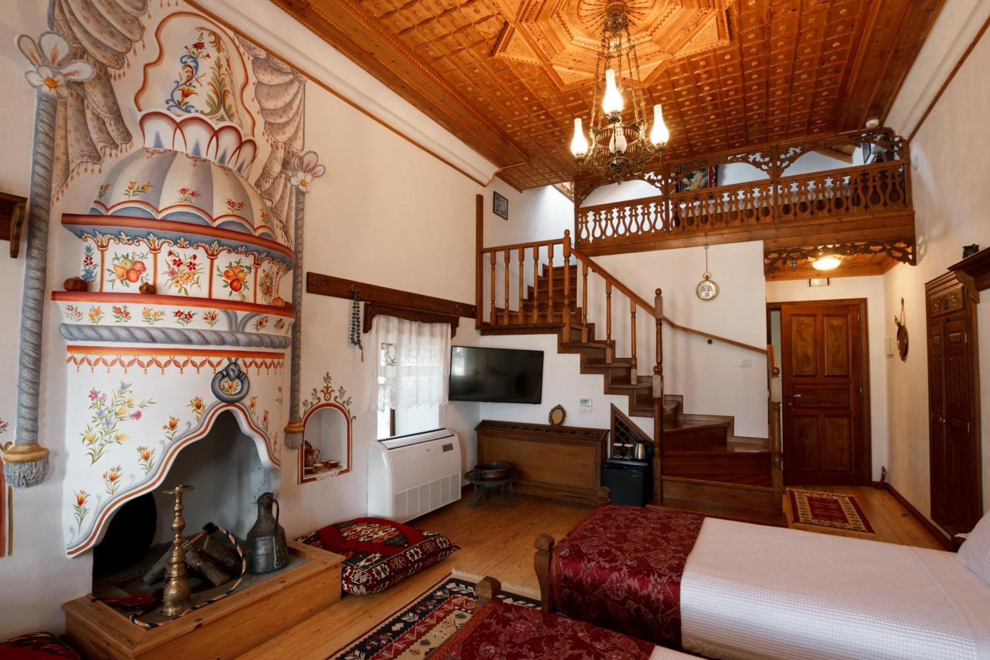 Boutique Hotel Musee Gjirokaster Bagian luar foto