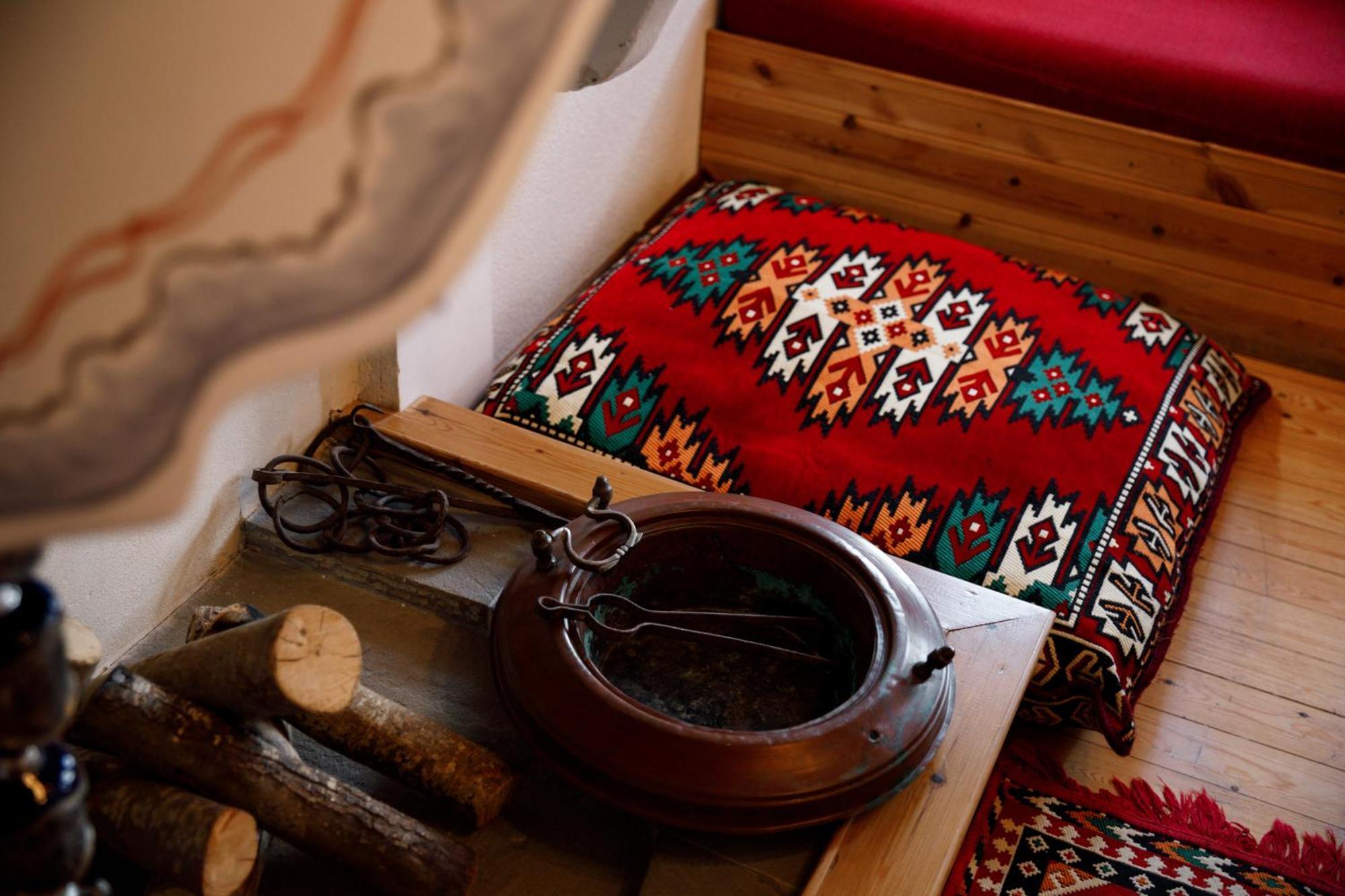 Boutique Hotel Musee Gjirokaster Bagian luar foto