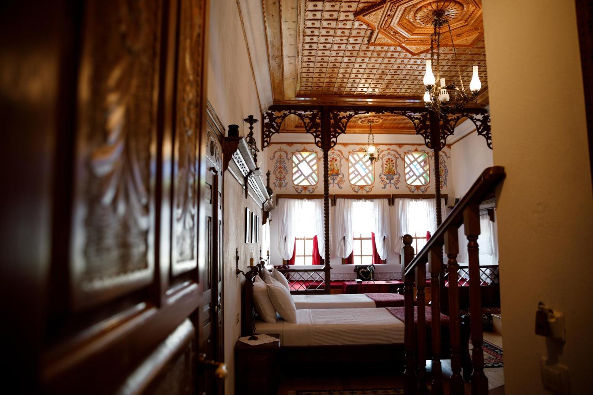 Boutique Hotel Musee Gjirokaster Bagian luar foto