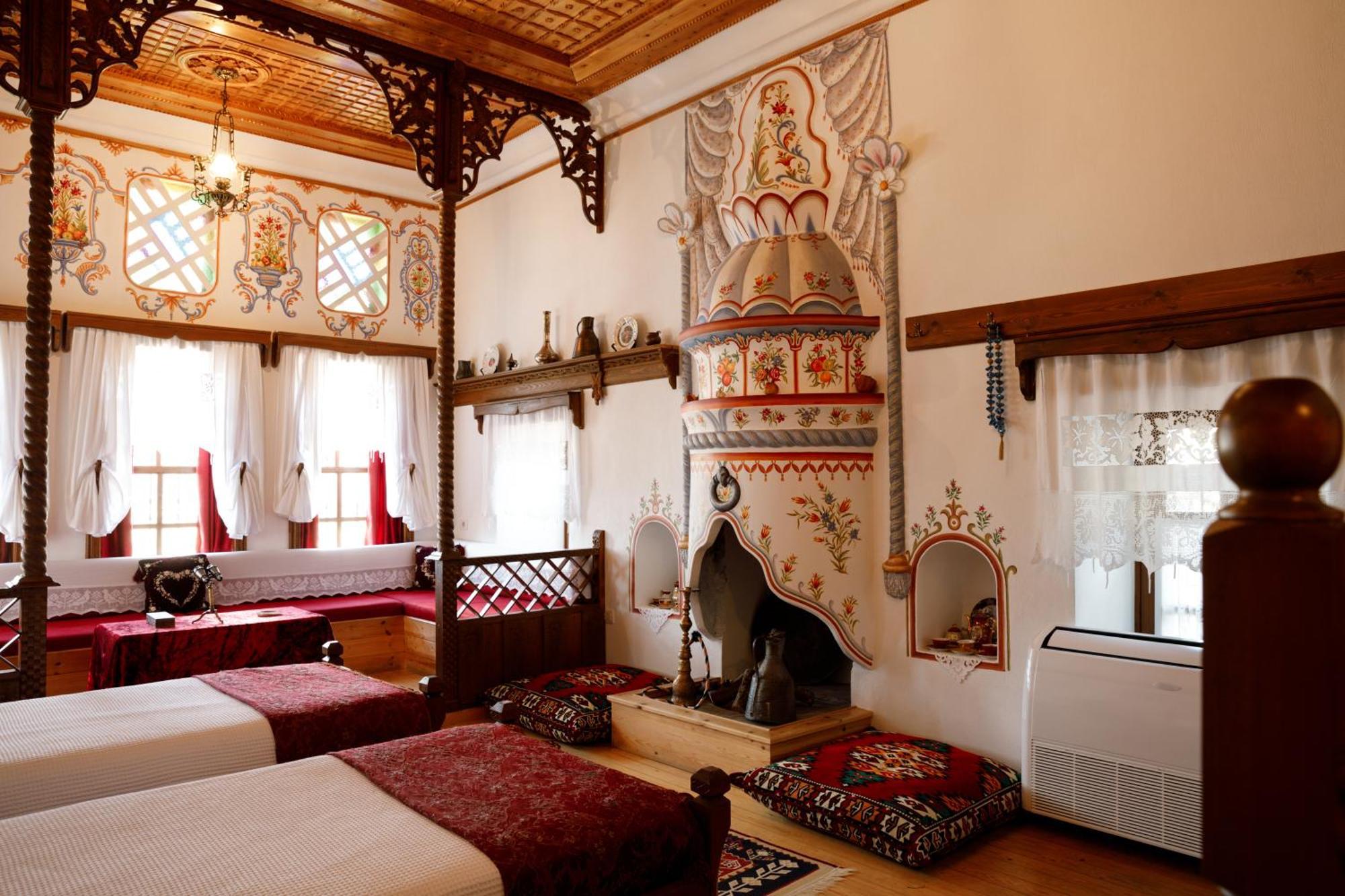 Boutique Hotel Musee Gjirokaster Bagian luar foto