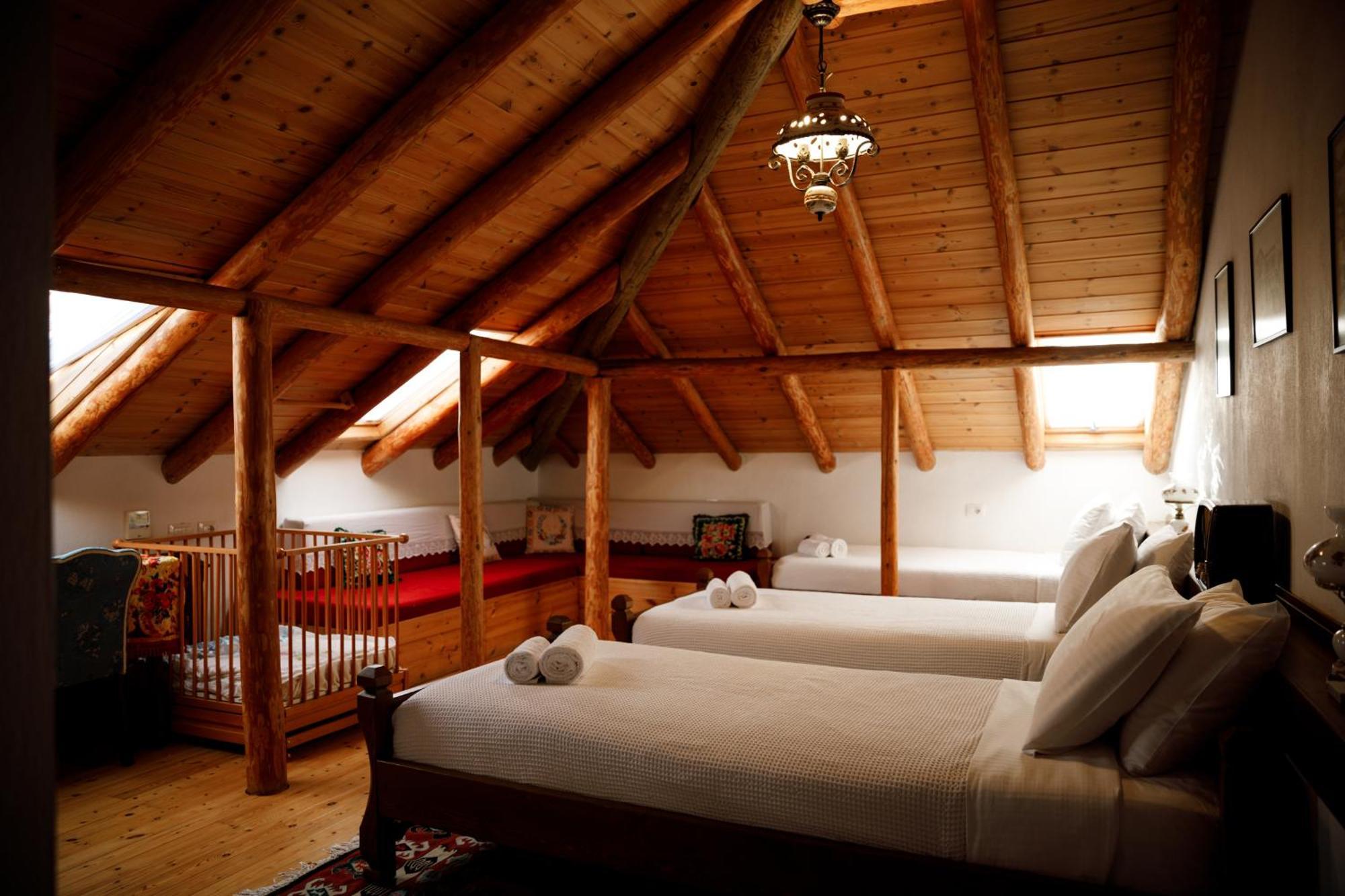 Boutique Hotel Musee Gjirokaster Bagian luar foto